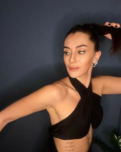 Hande Doğandemir seksi ifşa fotoğrafı 34727