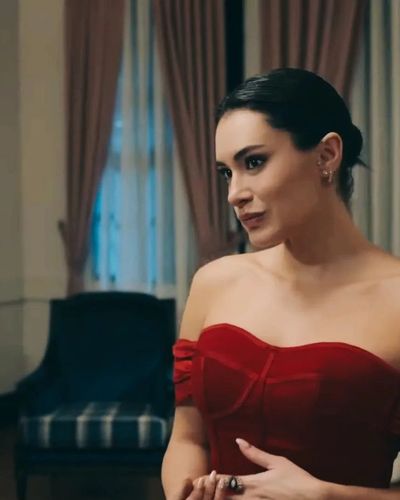 Hande Doğandemir seksi ifşa fotoğrafı 34700