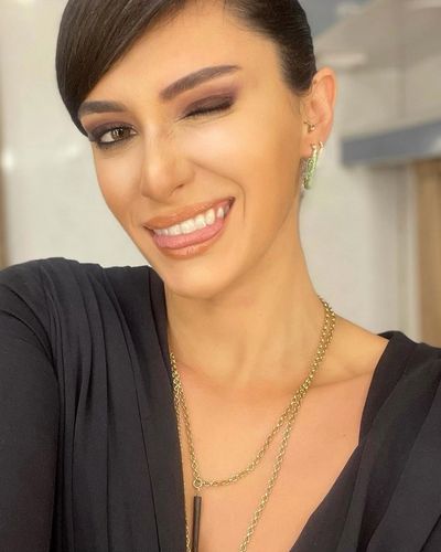 Hande Doğandemir seksi ifşa fotoğrafı 34639