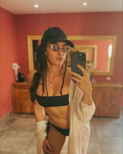 Hande Doğandemir seksi ifşa fotoğrafı 39