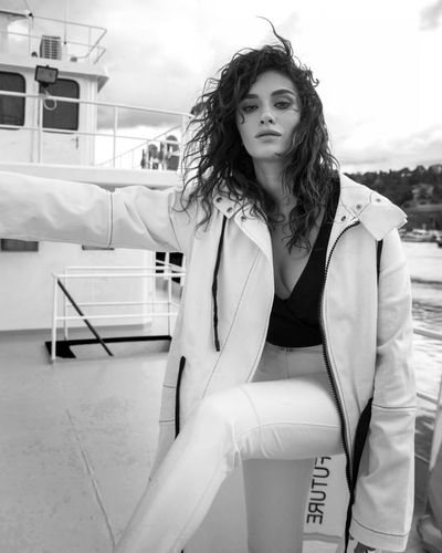 Hande Doğandemir seksi ifşa fotoğrafı 415