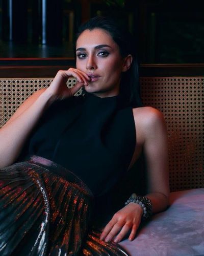 Hande Doğandemir seksi ifşa fotoğrafı 433