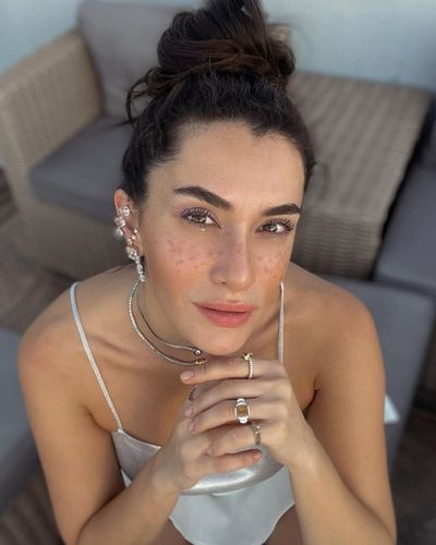 Hande Doğandemir seksi ifşa fotoğrafı 451