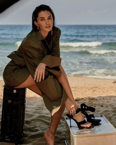 Hande Doğandemir seksi ifşa fotoğrafı 483