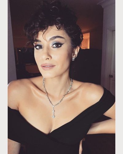 Hande Doğandemir seksi ifşa fotoğrafı 489