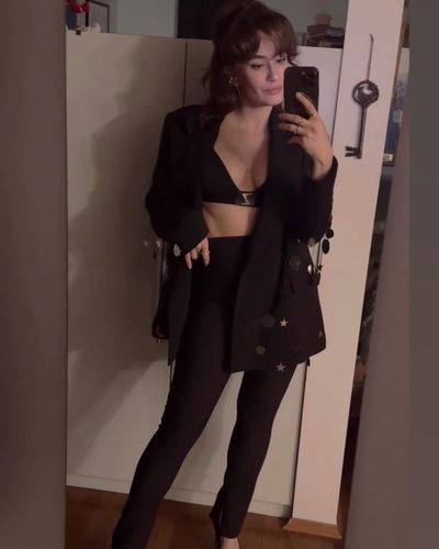 Hande Doğandemir seksi ifşa fotoğrafı 535
