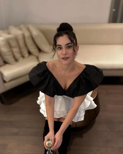 Hande Doğandemir seksi ifşa fotoğrafı 536