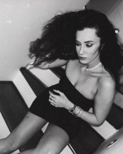 Hande Doğandemir seksi ifşa fotoğrafı 542