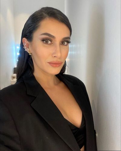 Hande Doğandemir seksi ifşa fotoğrafı 570
