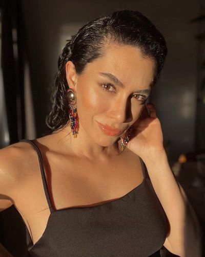 Hande Doğandemir seksi ifşa fotoğrafı 596
