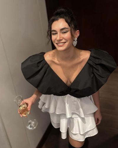Hande Doğandemir seksi ifşa fotoğrafı 601