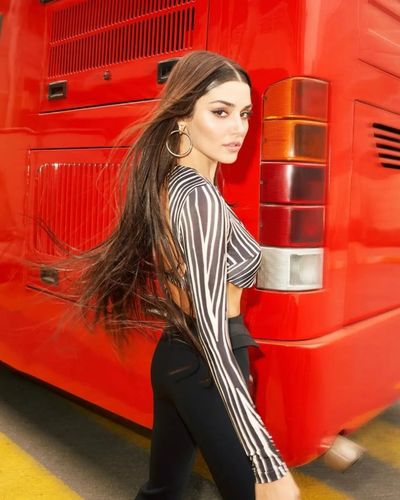 Hande Ercel seksi ifşa fotoğrafı 81654