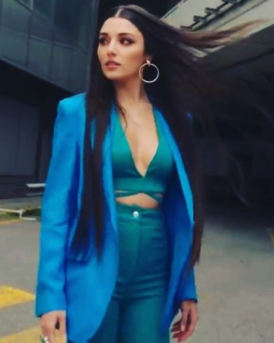 Hande Ercel seksi ifşa fotoğrafı 81624