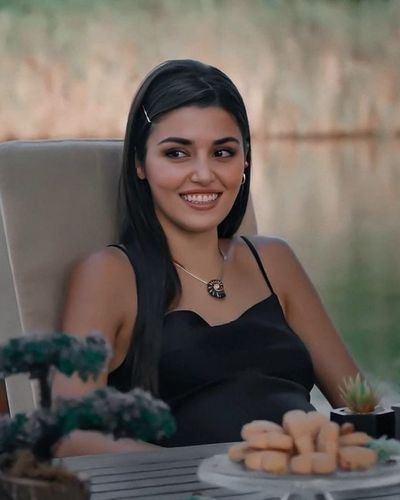 Hande Ercel seksi ifşa fotoğrafı 81567