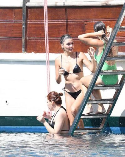 Hande Ercel seksi ifşa fotoğrafı 81443