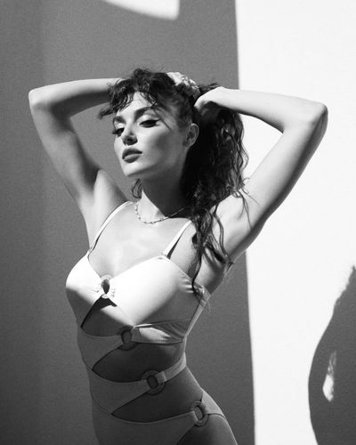 Hande Ercel seksi ifşa fotoğrafı 81429