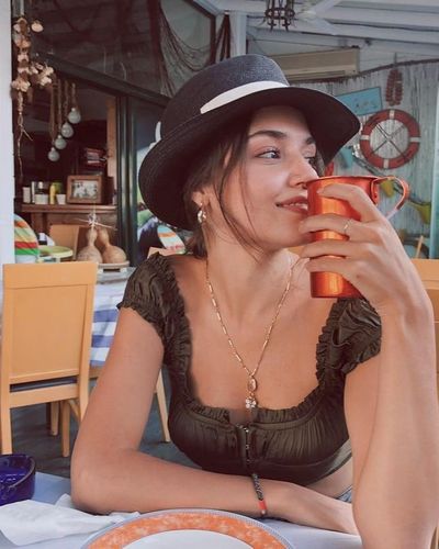 Hande Ercel seksi ifşa fotoğrafı 81297