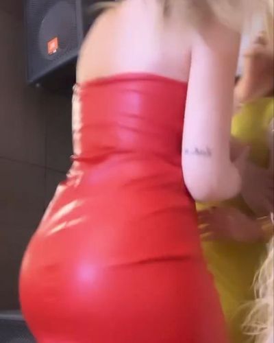 Hande Sarıoğlu seksi ifşa fotoğrafı 151