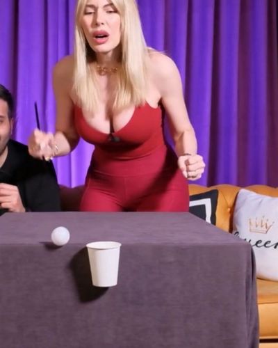 Hande Sarıoğlu seksi ifşa fotoğrafı 154