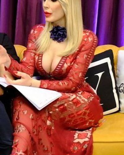 Hande Sarıoğlu seksi ifşa fotoğrafı 168