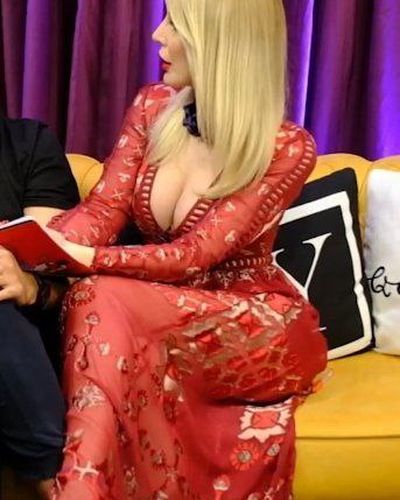 Hande Sarıoğlu seksi ifşa fotoğrafı 169