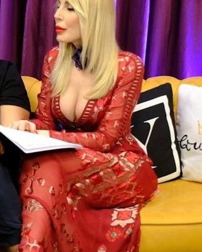 Hande Sarıoğlu seksi ifşa fotoğrafı 171