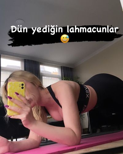 Hande Sarıoğlu seksi ifşa fotoğrafı 214