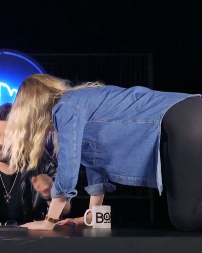 Hande Sarıoğlu seksi ifşa fotoğrafı 250