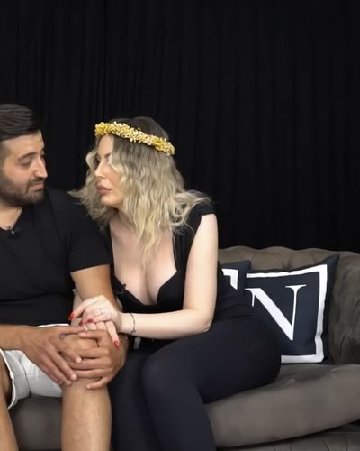 Hande Sarıoğlu seksi ifşa fotoğrafı 268