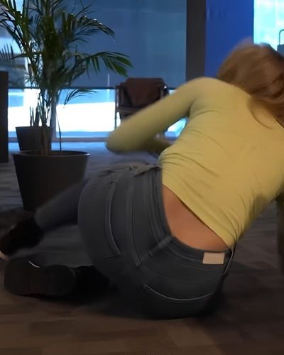 Hande Sarıoğlu seksi ifşa fotoğrafı 270