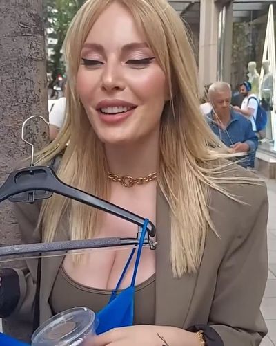 Hande Sarıoğlu seksi ifşa fotoğrafı 280