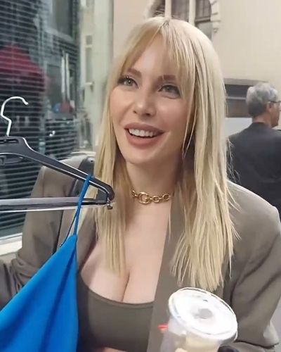 Hande Sarıoğlu seksi ifşa fotoğrafı 281