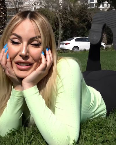Hande Sarıoğlu seksi ifşa fotoğrafı 293