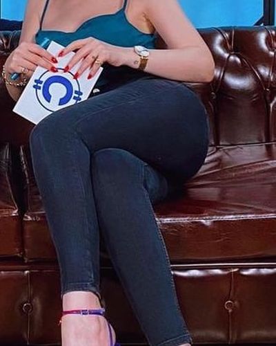 Hande Sarıoğlu seksi ifşa fotoğrafı 304