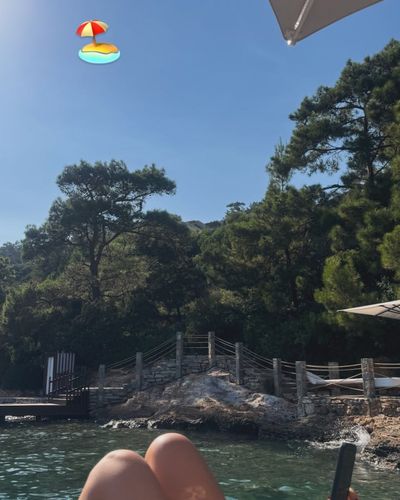 Hande Sarıoğlu seksi ifşa fotoğrafı 321