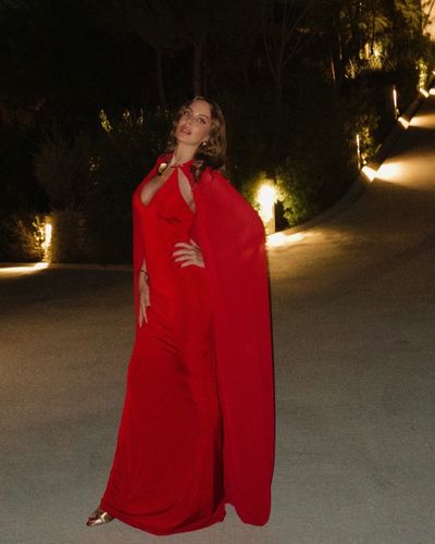 Hande Sarıoğlu seksi ifşa fotoğrafı 337