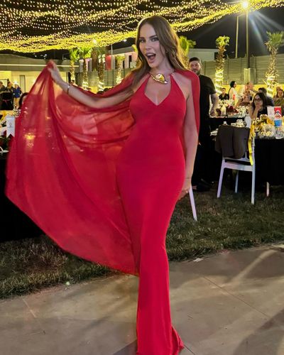 Hande Sarıoğlu seksi ifşa fotoğrafı 340