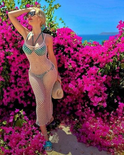 Hande Sarıoğlu seksi ifşa fotoğrafı 352