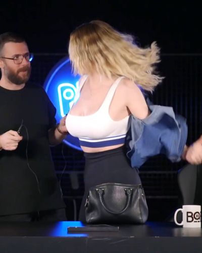 Hande Sarıoğlu seksi ifşa fotoğrafı 83