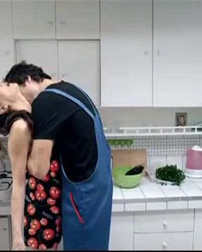 Hatice Aslan seksi ifşa fotoğrafı 20 — Hatice Aslan (2011)