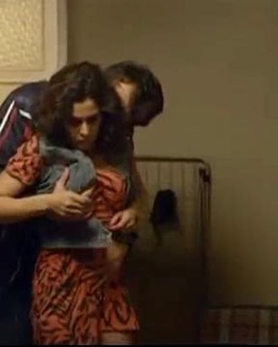 Hatice Aslan seksi ifşa fotoğrafı 8 — Hatice Aslan (2011)