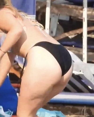 Hayal Köseoğlu seksi ifşa fotoğrafı 617