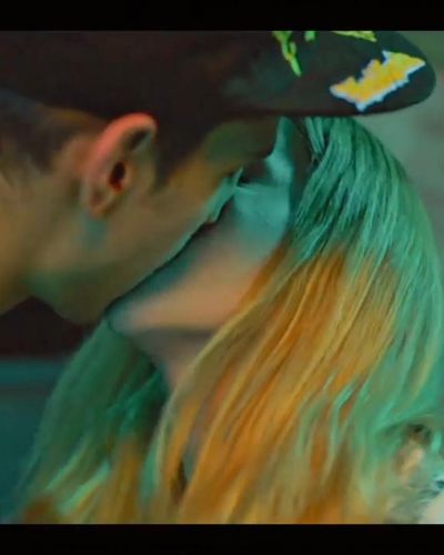 Hayal Köseoğlu seksi ifşa fotoğrafı 13 — Bir Nefes Daha (2021)