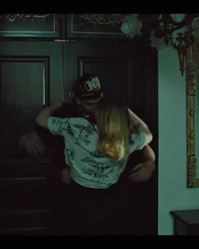 Hayal Köseoğlu seksi ifşa fotoğrafı 15 — Bir Nefes Daha (2021)