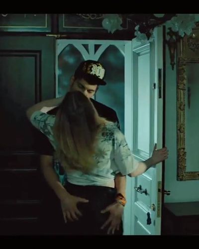 Hayal Köseoğlu seksi ifşa fotoğrafı 16 — Bir Nefes Daha (2021)