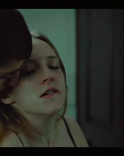 Hayal Köseoğlu seksi ifşa fotoğrafı 5 — Bir Nefes Daha (2021)