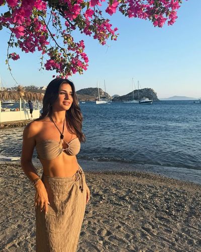 Hazal Çağlar seksi ifşa fotoğrafı 1