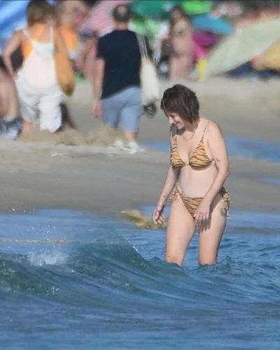 Hazal Kaya seksi ifşa fotoğrafı 80387
