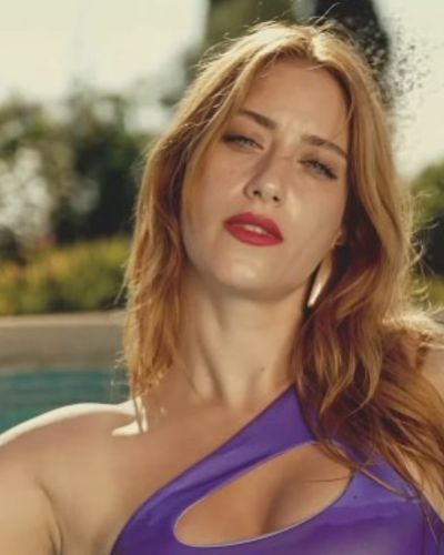 Hazal Kaya seksi ifşa fotoğrafı 80386