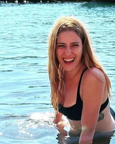 Hazal Kaya seksi ifşa fotoğrafı 80359